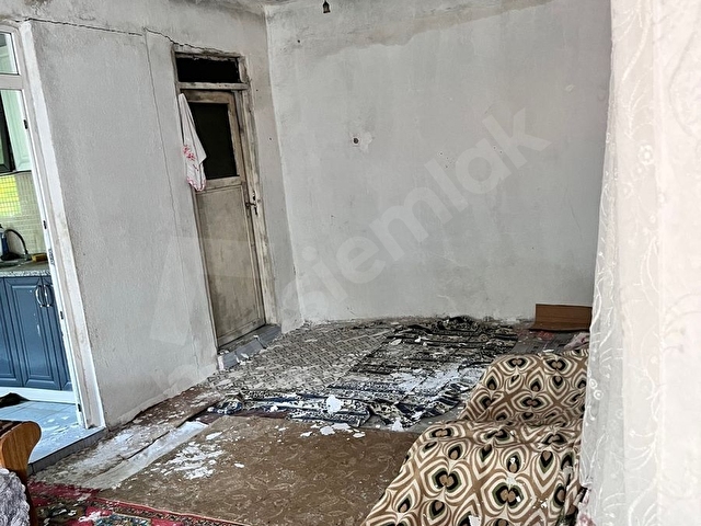 Satılık hisse 2 Katlı Kargir Ev ve Arsası - Görsel 4