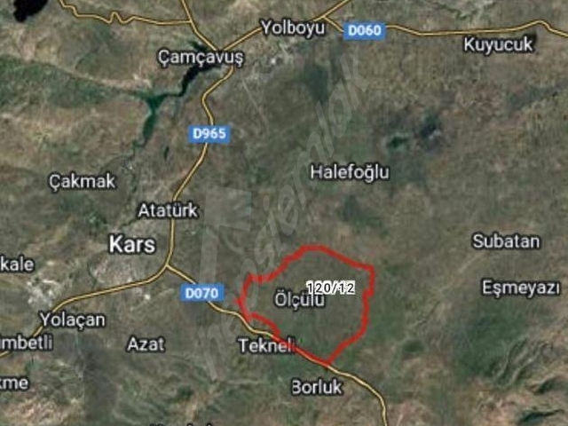 KARS MERKEZ ÖLÇÜLÜ DE 8247 M2 RESMİ YOLA CEPHE KÖYE 1800 METRE KARS MERKEZE 13 KM ÇİFTLİK ARAZİSİ
