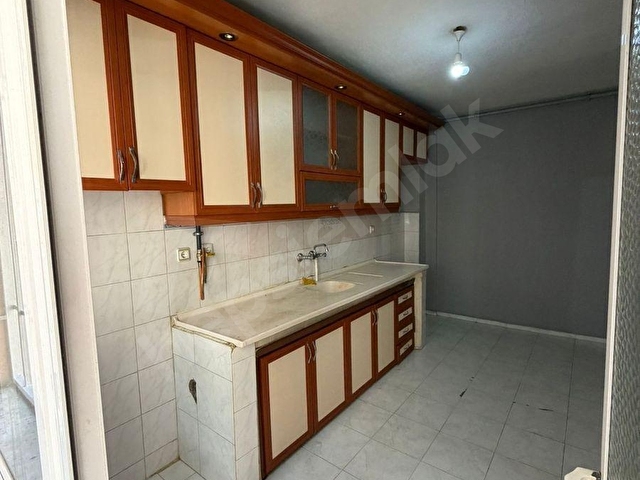 BUCA GÖKSU MAHALLESİNDE 2+1 100 M2 KAPALI MUTFAK DOĞALGAZLI KİRALIK DAİRE