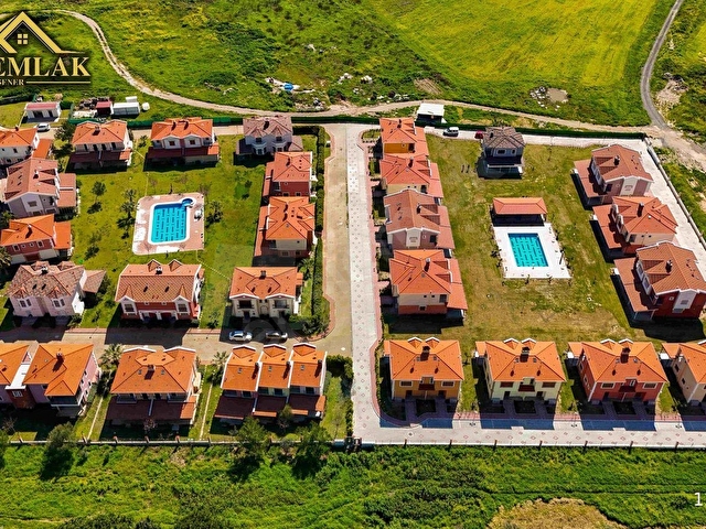 ROTA EMLAKTAN GÜMÜLDÜRDE SİTE İÇERİSİNDE 2+1 SATILIK VİLLA - Görsel 23