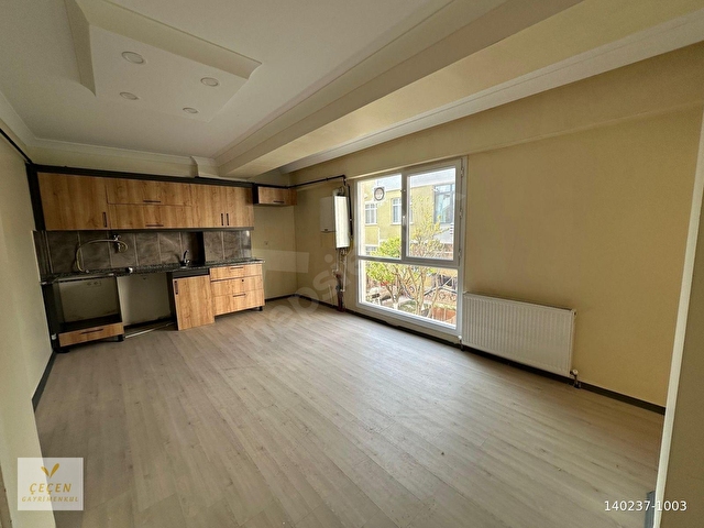 CUMHURİYET PARKI CİVARI 1+1 SATILIK DAİRE | ARAKAT | BALKONLU