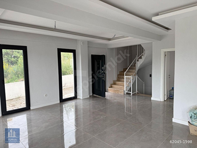 boğaziçinde deniz manzaralı satılık müstakil villa - Görsel 9