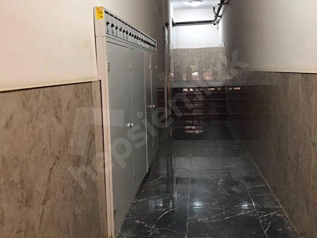 ÖZ ELİT EMLAKTAN MURADİYEDE KİRALIK 1+1 ARA KAT DAİRE 15.000 TL. - Görsel 2