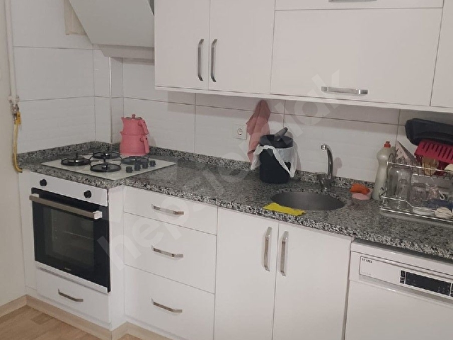Gemlik istiklal caddesinde içi ful yapılı deniz gören daire - Görsel 9