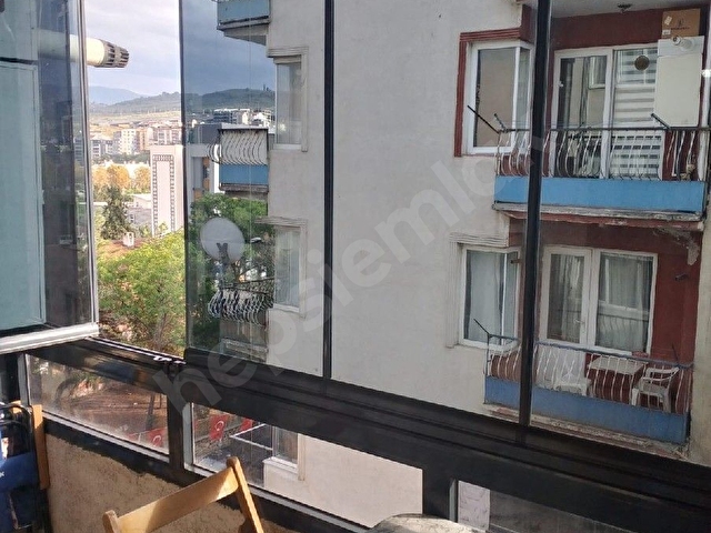 Gemlik istiklal caddesinde içi ful yapılı deniz gören daire - Görsel 11