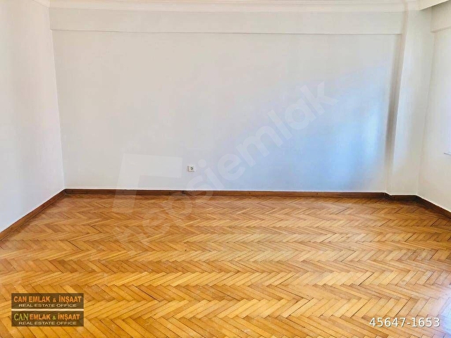 Cihangir Firüzağada Merkeze Yakın Konumda Balkonlu Aydınlık Bakımlı Kombili Daire (2+1)(100m2) Daire - Görsel 6