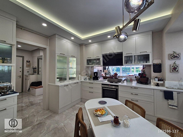 Konyaaltı Caddesinde Lüks Prestijli İçi Yeniden Yapılmış Daire - Görsel 23