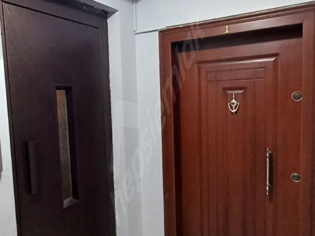 ÇORLU MERKEZDE İYİ LOKASYONDA CADDE CEPHE GENİŞ 3+1 DAİRE - Görsel 5