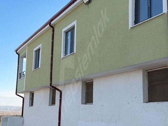 Tam Donanımlı Besi Çiftliği: 800 Kapasite, 5 Lüks Daire, 6691m² Alan - Görsel 11