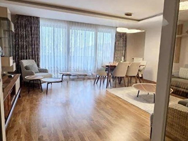 BAHCEŞEHİR SOFA DA GÖLET MANZARALI EŞYALI LÜX SİTE İÇİ DAİRE - Görsel 11