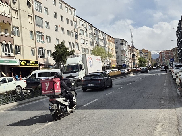 FUZULİ CADDESİNİN ÜZERİNDE SATLIK DAİRE - Görsel 16