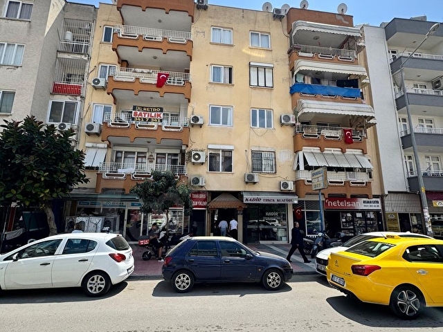 MERKEZİ KONUMDA SAHİLE VE MARİNAYA YAKIN TEMİZ YAPILI GENİŞ 2+1 - Görsel 3