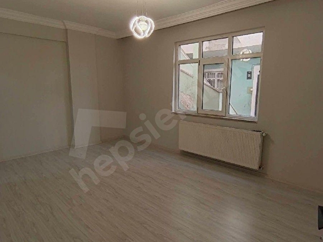 SAMSUN İLKADIM RASATHANE MAHALLESİNDE KAT TAPULU İÇİ YAPILI EBEVEYN BANYOLU 2+1 SATILIK - Görsel 3