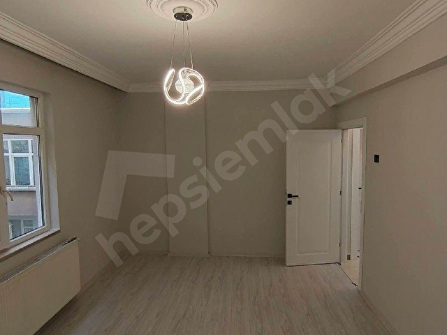 SAMSUN İLKADIM RASATHANE MAHALLESİNDE KAT TAPULU İÇİ YAPILI EBEVEYN BANYOLU 2+1 SATILIK - Görsel 11