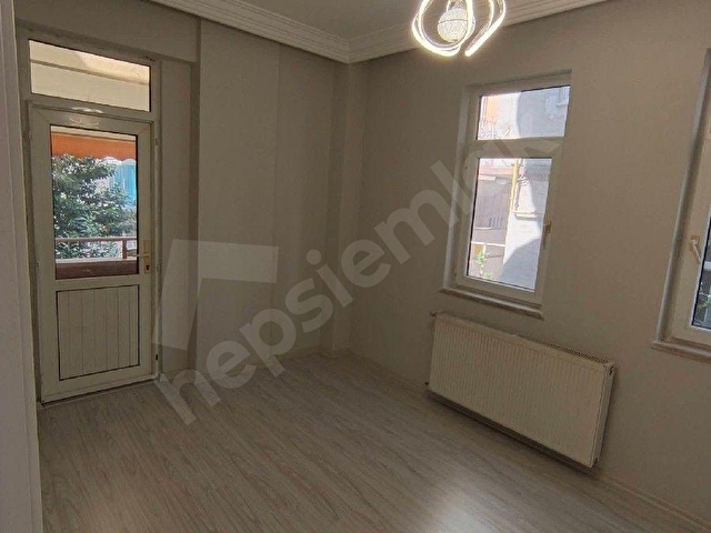 SAMSUN İLKADIM RASATHANE MAHALLESİNDE KAT TAPULU İÇİ YAPILI EBEVEYN BANYOLU 2+1 SATILIK - Görsel 12