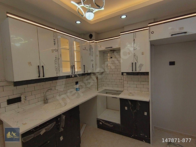 SAMSUN İLKADIM RASATHANE MAHALLESİNDE KAT TAPULU İÇİ YAPILI EBEVEYN BANYOLU 2+1 SATILIK - Görsel 28