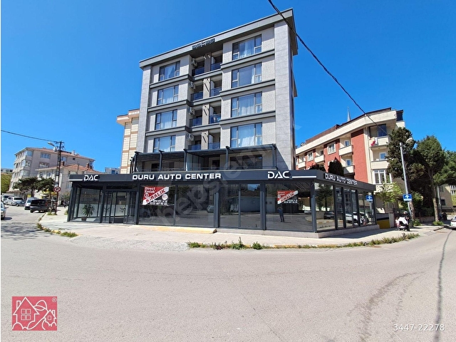DİRECTTEN ANA CADDE ÜZERİNDE, KÖŞEBAŞI KONUMLU, GENİŞ VİTRİNLİ VE CAM GİYDİRME ALANLI DÜKKAN!!