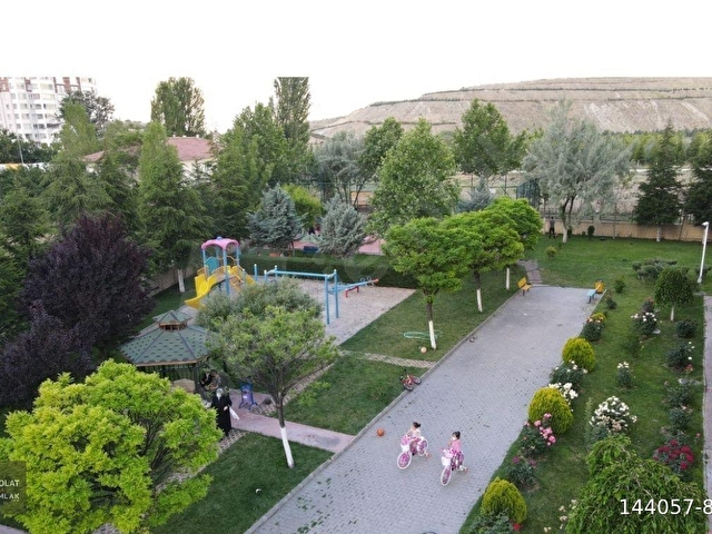 POLAT LİVEDAN BATIKENT ÇAKIRLARDA FULL EŞYALI METROYA YAKIN 3+1 - Görsel 22