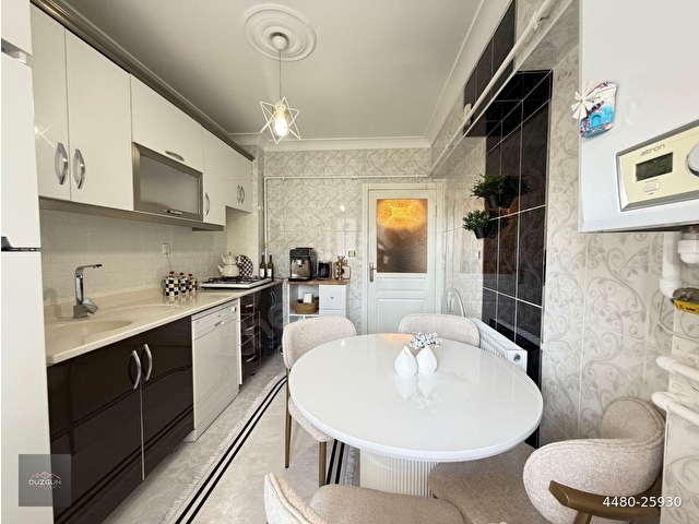 DÜZGÜN EMLAKTAN KATTA G.CEPHE YAPILI 3+1 GENİŞ VE FERAH DAİRE - Görsel 10
