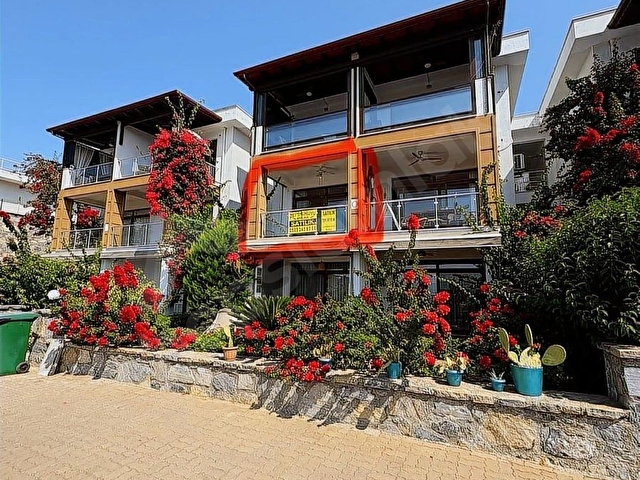 KIYIKIŞLACIK ZEYTİNLİKUYU İASSOS BEACH CLUPDA DENİZ MANZARALI