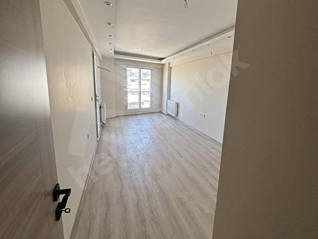 CY GAYRİMENKULDEN 2+1 KİRALIK LÜX DAİRE - Görsel 4
