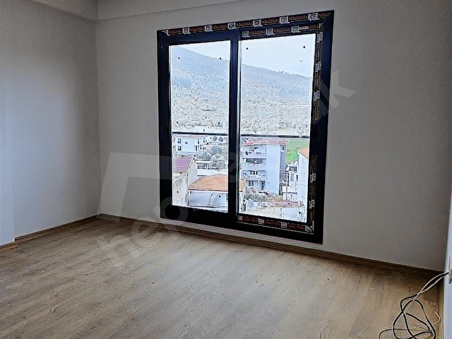 Burgaz Mahallesinde kapalı mutfak 3+1 daire - Görsel 10