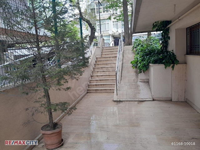Bakırköy Kartaltepe Zuhuratbaba Cd E Banyolu Kapalı Otoparklı 3+1 Satılık Daire - Görsel 3