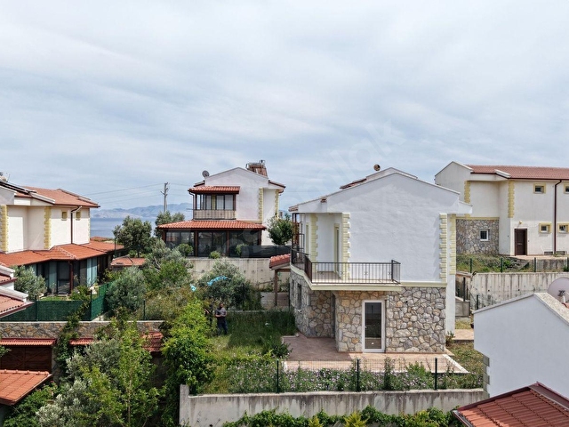 DATÇA BURGAZDA SATILIK 2+1 DUBLEKS BAHÇELİ İKİZ VİLLA - Görsel 14