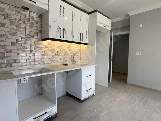 BİGADİÇ MERKEZDE SIFIR ASANSÖRLÜ BİNADA SATILIK 1+1 DAİRE - Görsel 8