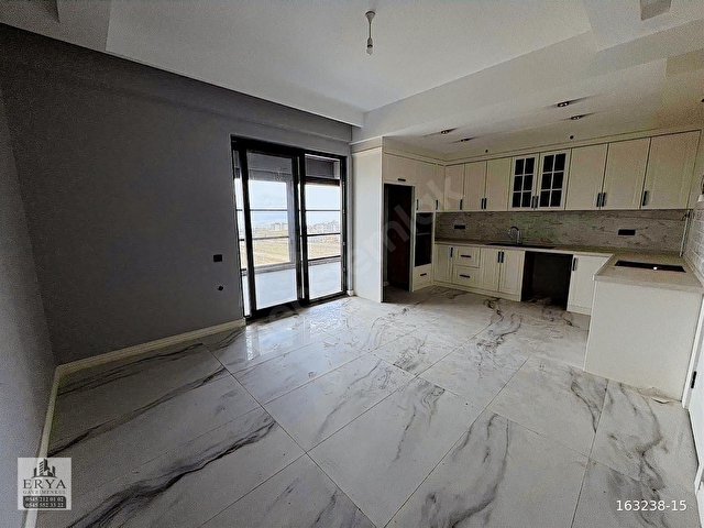 ERYADAN ÇAKMAK BÖLGESİNDE HAVUZLU SİTEDE KİRALIK 3.5+1 DAİRE - Görsel 12