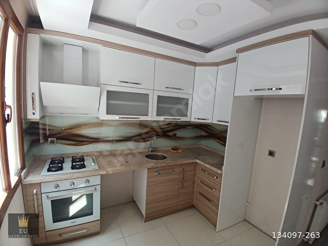 EDREMİT MERKEZDE BAHÇE KULLANIMLI GİRİŞ KAT 2+1 ÖN CEPHE DAİRE - Görsel 10