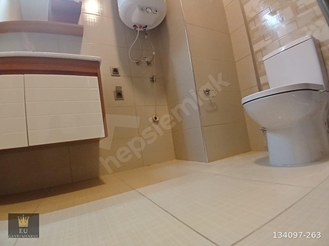 EDREMİT MERKEZDE BAHÇE KULLANIMLI GİRİŞ KAT 2+1 ÖN CEPHE DAİRE - Görsel 25