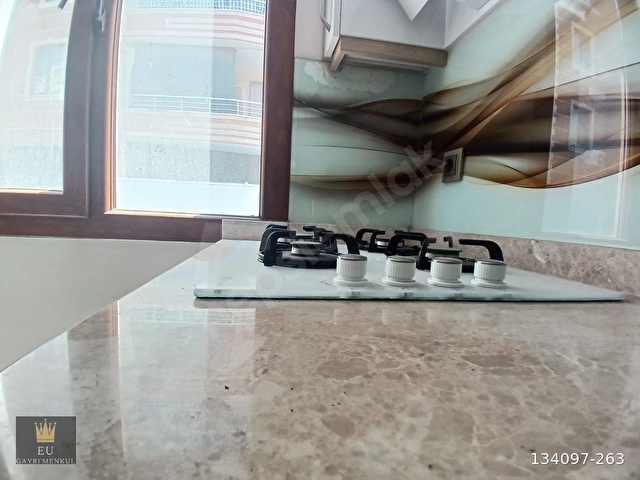 EDREMİT MERKEZDE BAHÇE KULLANIMLI GİRİŞ KAT 2+1 ÖN CEPHE DAİRE - Görsel 11