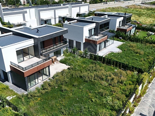 BAĞLICA 754M2 ARSA PAYLI 5+1 SİTE İÇİ MÜSTAKİL VİLLA