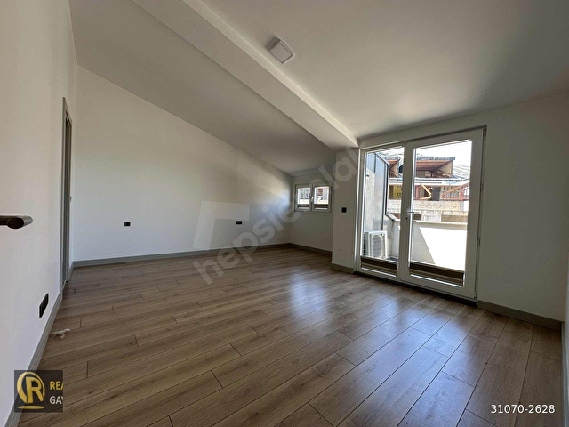 ÇENGELKÖYDE YÜKSEK TAVANLI 5+2 DENİZ MANZARALI DUBLEX DAİRE - Görsel 21