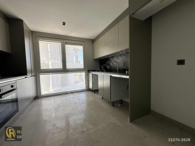 ÇENGELKÖYDE YÜKSEK TAVANLI 5+2 DENİZ MANZARALI DUBLEX DAİRE - Görsel 13