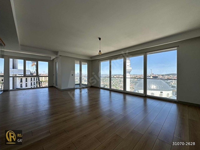 ÇENGELKÖYDE YÜKSEK TAVANLI 5+2 DENİZ MANZARALI DUBLEX DAİRE - Görsel 6