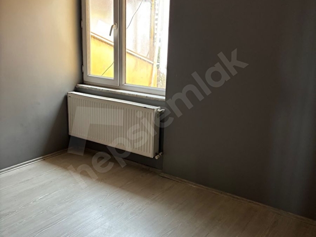 İLGONEMLAKTAN ÇARŞIYA YAKIN 2+1 KİRALIK DAİRE