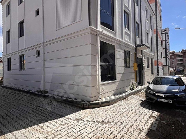 ÇINAR EMLAKTAN MAHSEN MAHALLESİNDE KİRALIK SIFIR 1+1 DAİRE