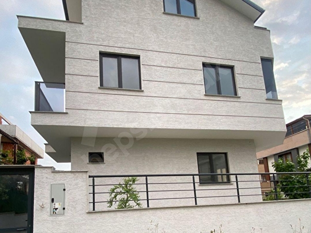 Darıca Bayramoğlu’da 5+1 220 m2 Kiralık Triplex Villa… - Görsel 3