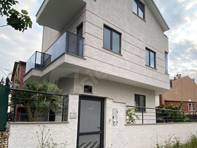 Darıca Bayramoğlu’da 5+1 220 m2 Kiralık Triplex Villa… - Görsel 4