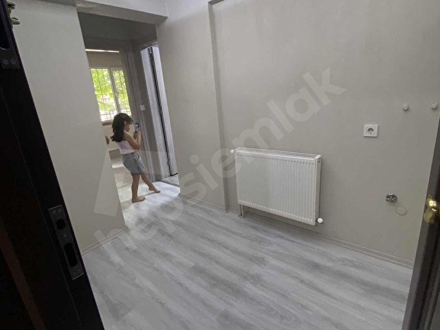 LAÇİNDEN BUCA YEŞİLBAGLAR MAH. DOĞALGAZLI 2+0 BALKONLU DAİRE - Görsel 27
