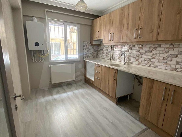 LAÇİNDEN BUCA YEŞİLBAGLAR MAH. DOĞALGAZLI 2+0 BALKONLU DAİRE - Görsel 12