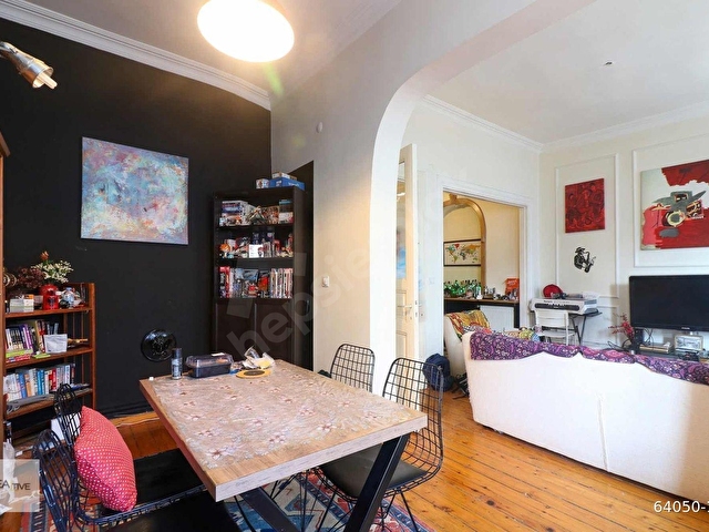 Cihangir Akyol Caddesi Üzerinde Yüksek Tavanlı 2+1 Kiralık Daire