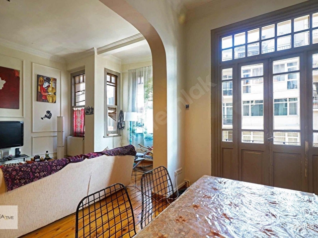 Cihangir Akyol Caddesi Üzerinde Yüksek Tavanlı 2+1 Kiralık Daire - Görsel 2