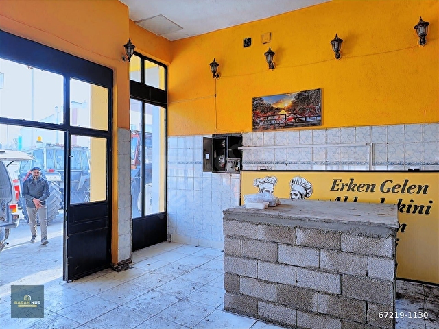 KOMBASSAN DA HÜDAİ CAD. ÜZERİNDE 3 KATLI KİRALIK DÜKKAN - Görsel 11