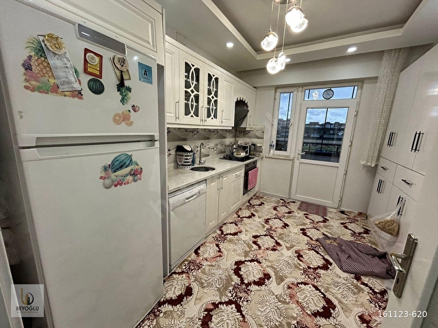 BEYKENTDE MERKEZİ KONUMDA CAM BALKONLU 2+1 SATILIK DAİRE