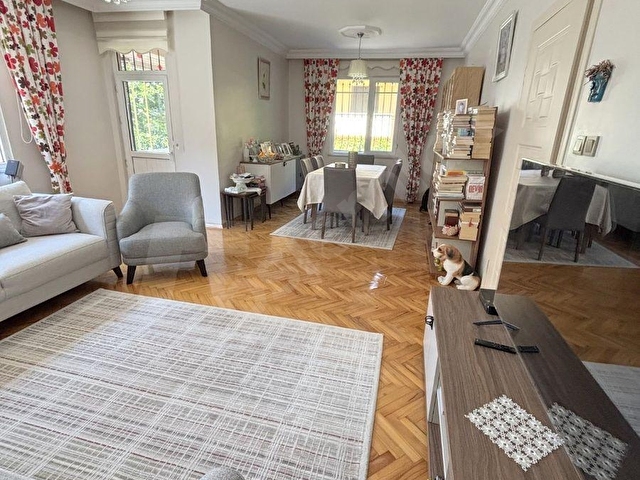 Eminden,Zeynepkamil hastaneye yakın,3+1,OTOPARKLI,25 yıllık,VİDEO EKLİ - Görsel 2