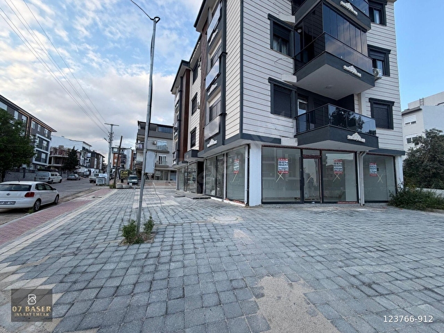 ÇAMLIBELDE KİRALIK KÖŞEBAŞI CEPHESİ AÇIK 49 M2 DÜKKAN - Görsel 14