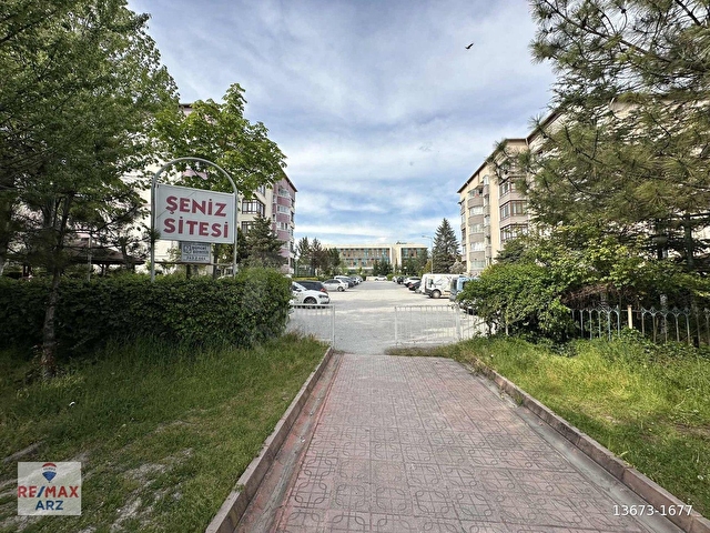 ERYAMAN GÜZELKENT MAHALLESİNDE ŞENİZ SİTESİNDE SATILIK DAİRE